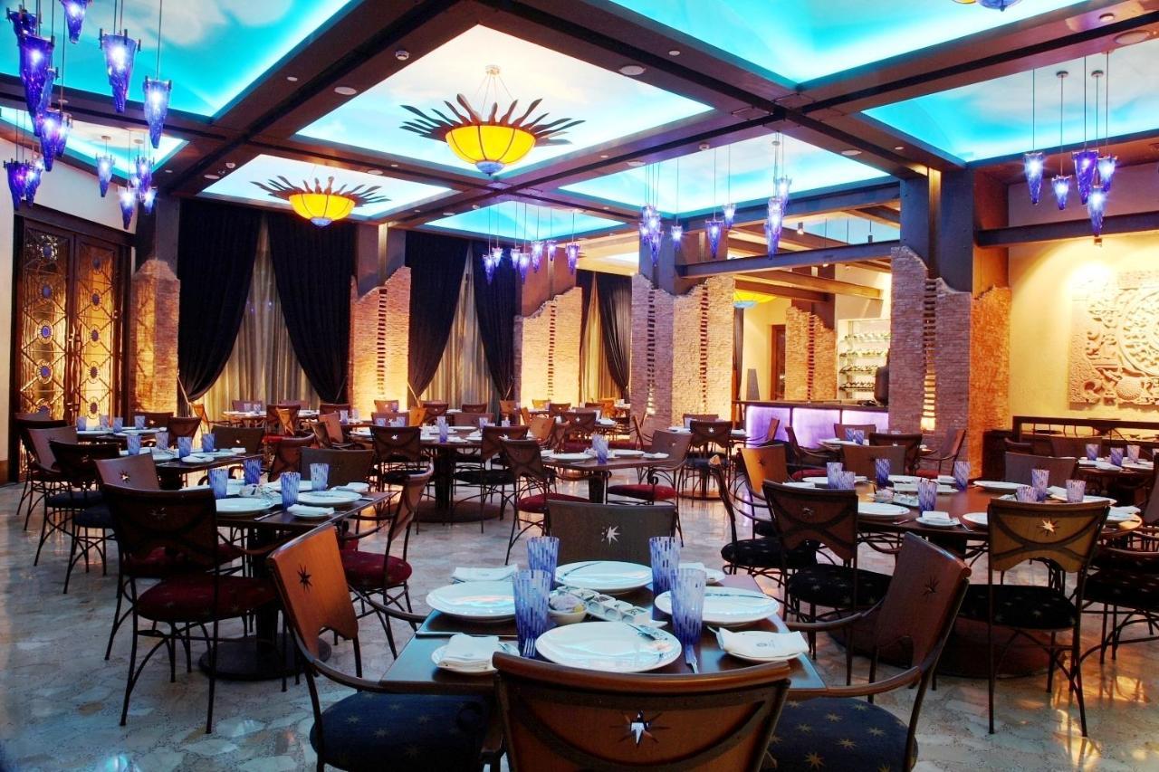 Radisson Blu Plaza Delhi Airport