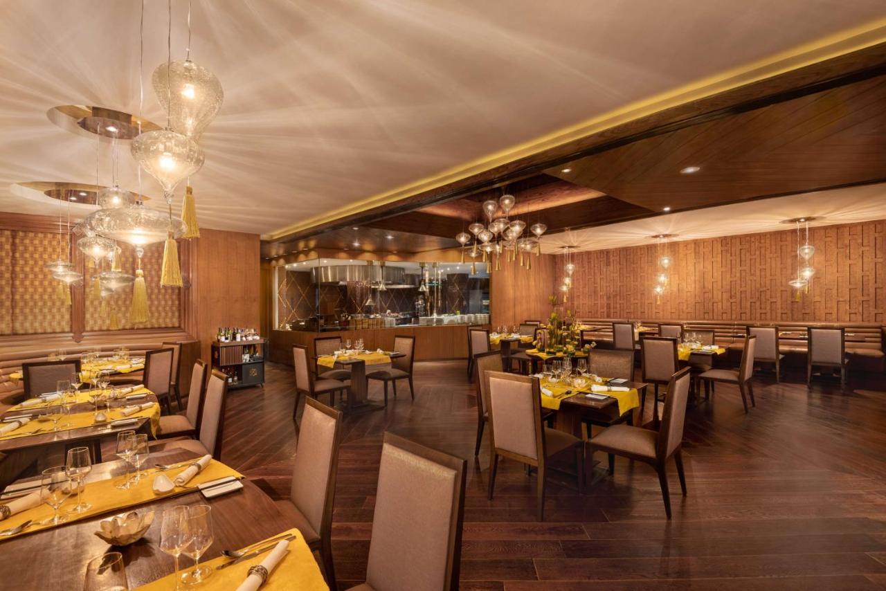 Radisson Blu Plaza Delhi Airport Hotel 5*
