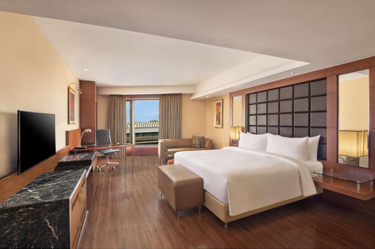 Radisson Blu Plaza Delhi Airport 5* New Delhi