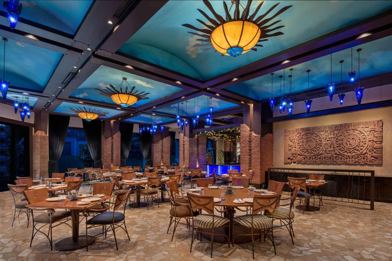 Radisson Blu Plaza Delhi Airport Hotel 5*