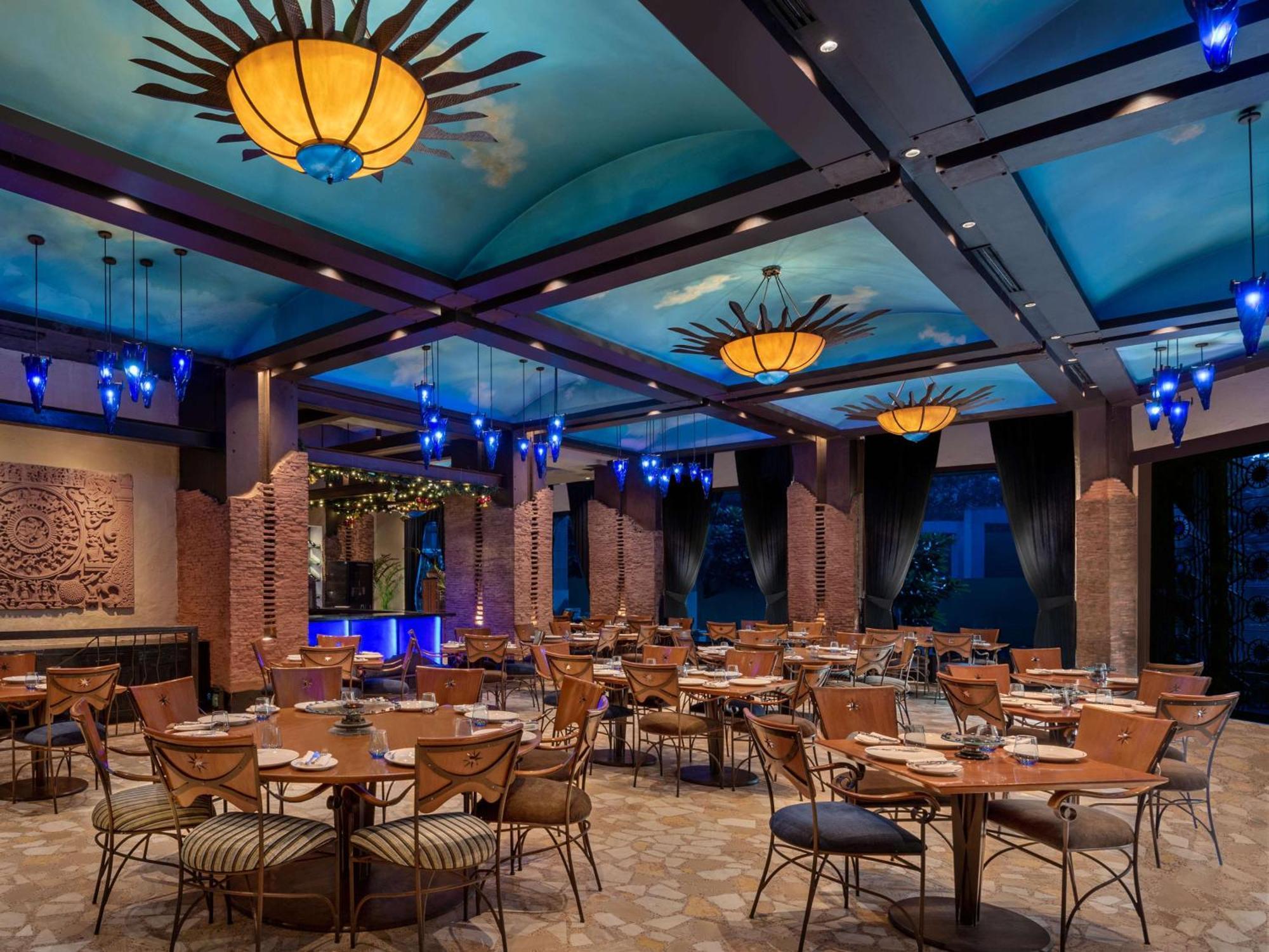 Radisson Blu Plaza Delhi Airport Hotel 5*